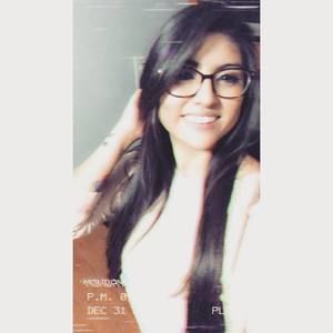 Meet your Posher, Claudia